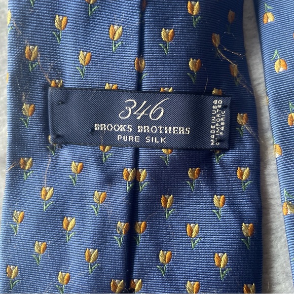 Brooks brothers silk tulip pattern blue necktie - Picture 3 of 4